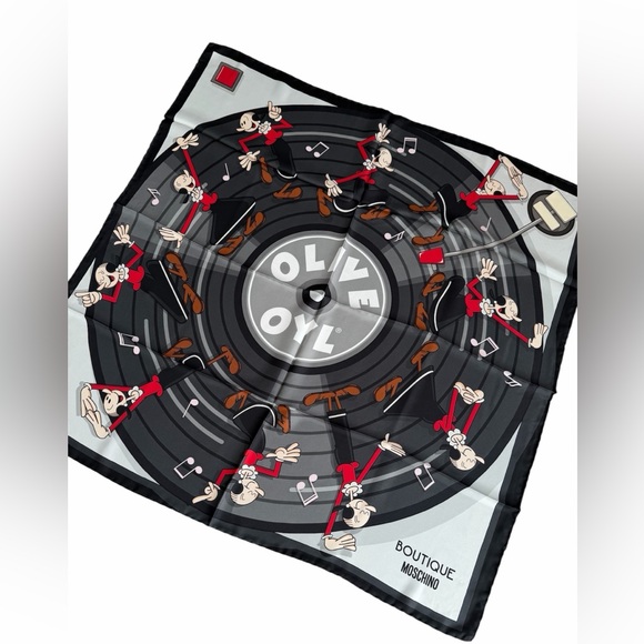 ♥️♥️♥️ Moschino Boutique silk square scarf - Picture 3 of 7